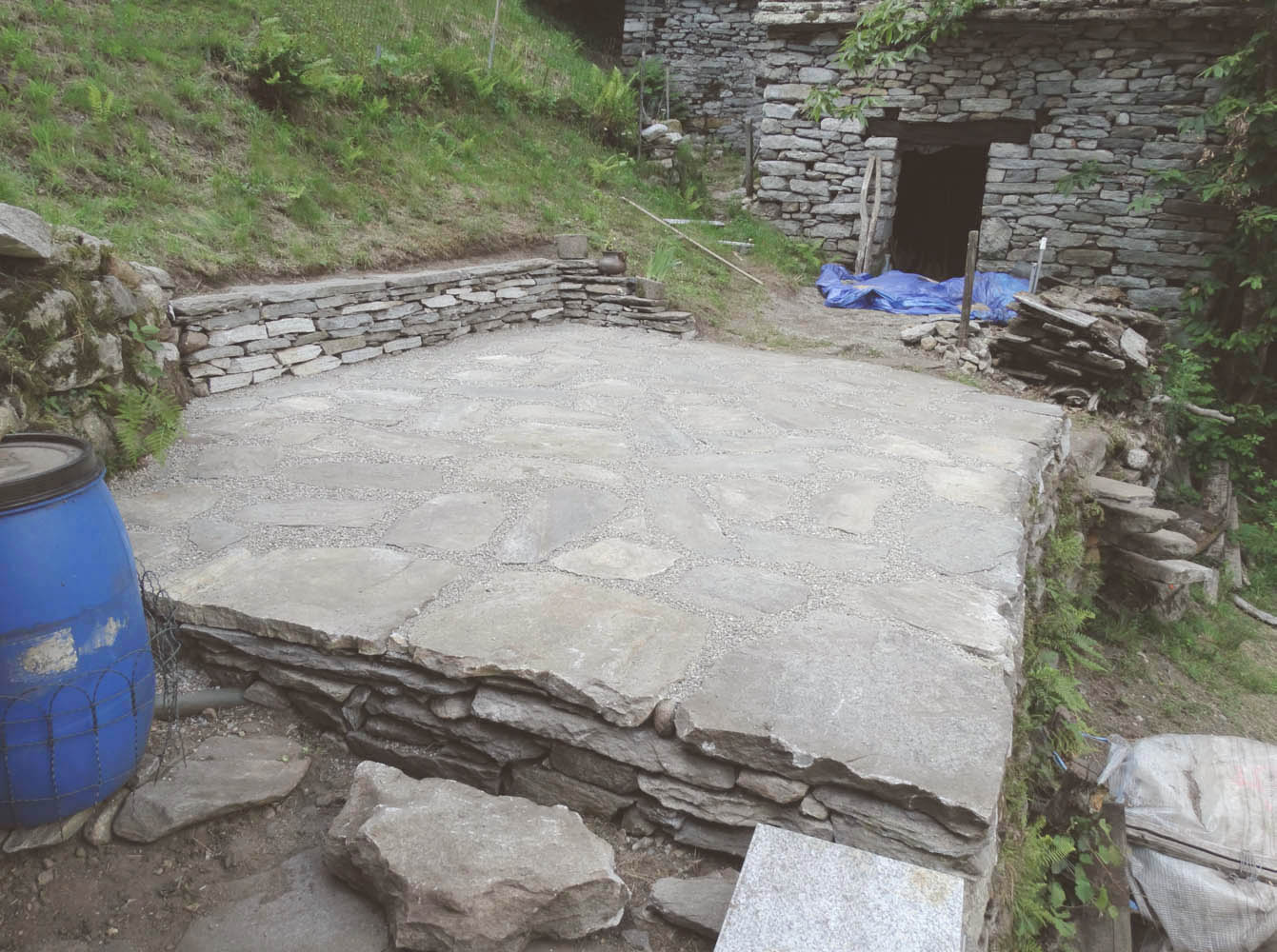 immagine di terrazza in pietra naturale